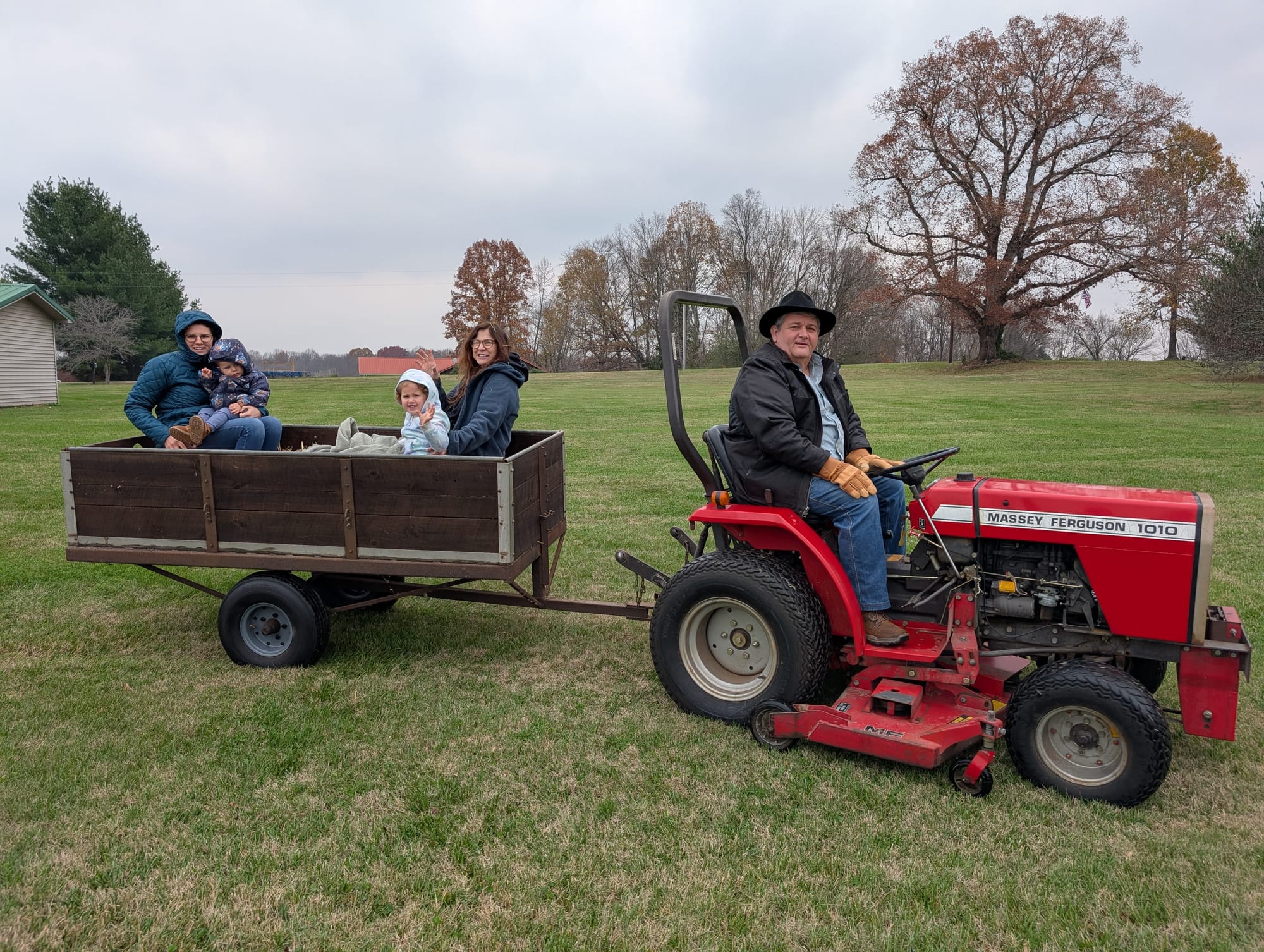 Thanksgiving day hay rides with granny and grandpa